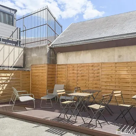 Charming 20m In 20 With Shared Terrace Lägenhet