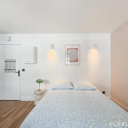 Charming 20m In 20 With Shared Terrace