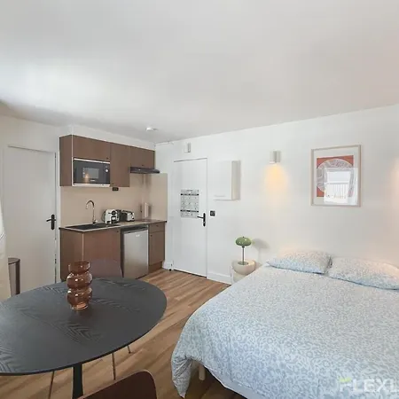 Apartment Immeuble Face Paris