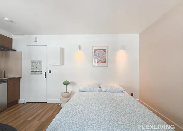 Charming 20m In 20 With Shared Terrace