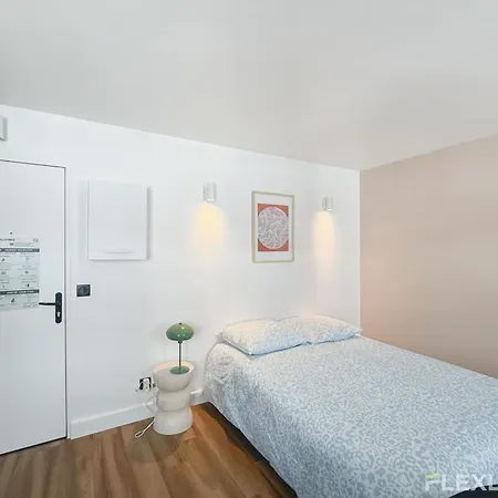 Appartement Charming 20m In 20 With Shared Terrace